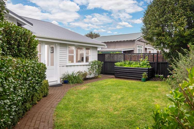 27a Foch Avenue Mount Roskill_22