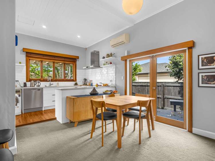 89 Georges Drive Napier South_21