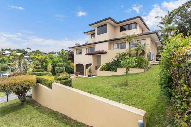 MIAMI in Mairangi, Walk to RANGI