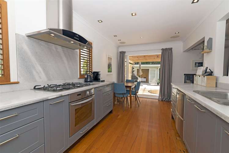 1/13 Essex Street Te Atatu South_9