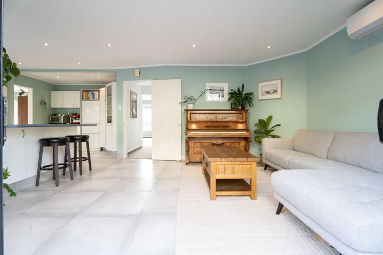 7 Amesbury Drive Churton Park_11