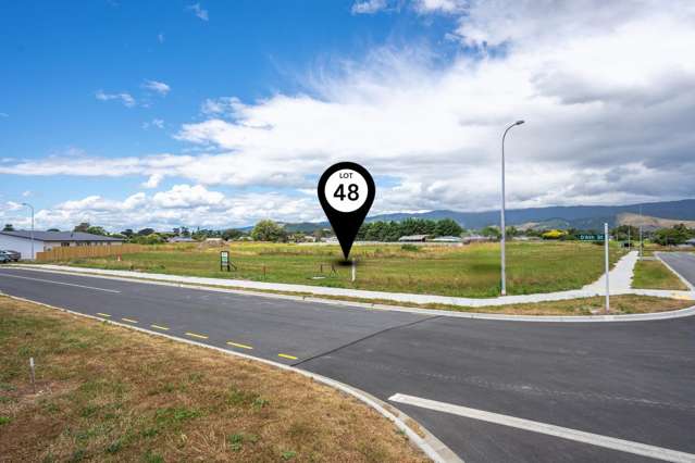 SECTIONS IN KAPITI'S SUNNIEST SUBURB!