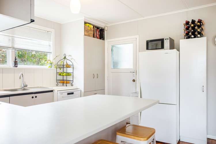 14 Thomas Avenue Te Atatu Peninsula_13