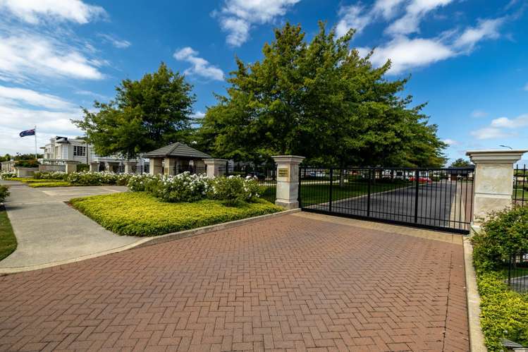 10 Hatton Court Northwood_7