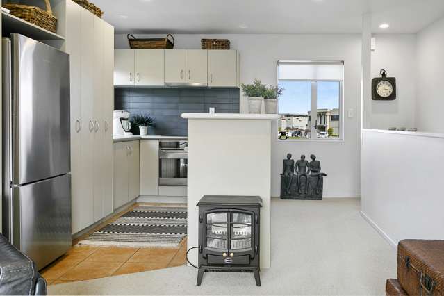 9/208A Lake Terrace Waipahihi_1