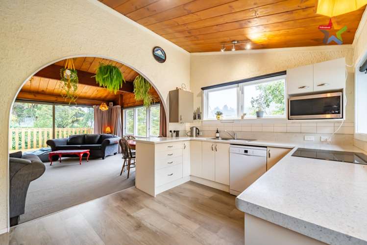 38 James Grove Stokes Valley_4