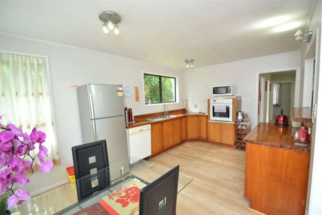 1/1 Pisces Road Glen Eden_4