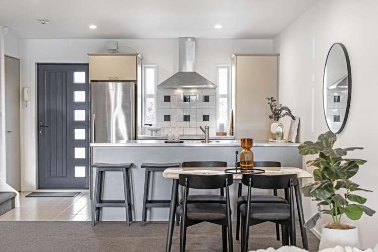 13/2 Cawley Street_3