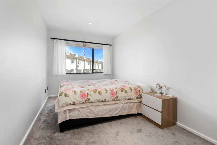 40 Bordeaux Parade Te Atatu South_6