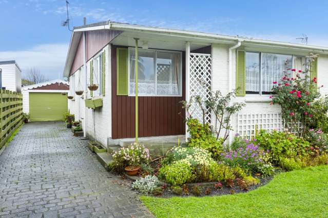 2/10 Ponderosa Grove Maoribank_1