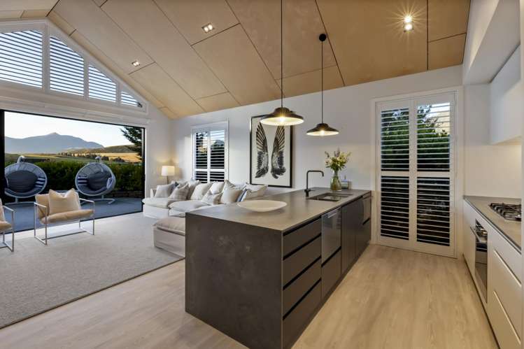 8 Soudley Court Jacks Point_23