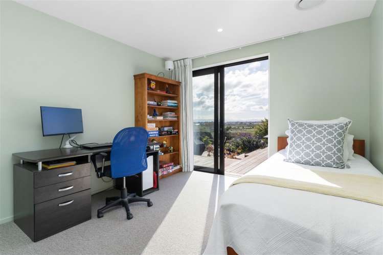 10 Hewers Lane Kennedys Bush_16