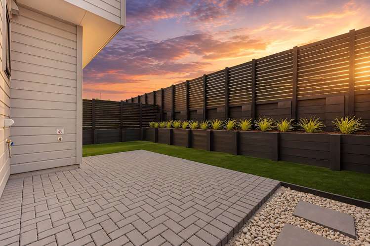 17 Greenbrier Street Westgate_19