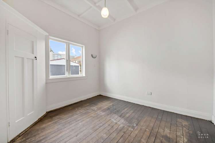 7 Warborough Avenue Epsom_16