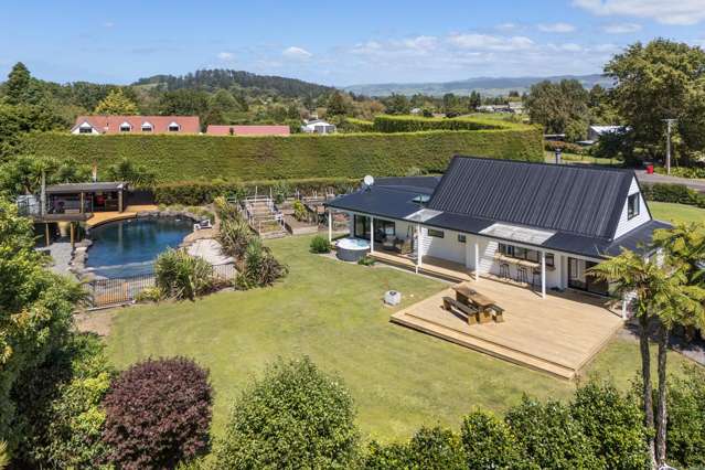 Striking Style Meets Ultimate Outdoor Living