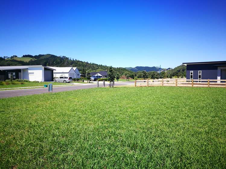 43 Longreach Drive Cooks Beach_1