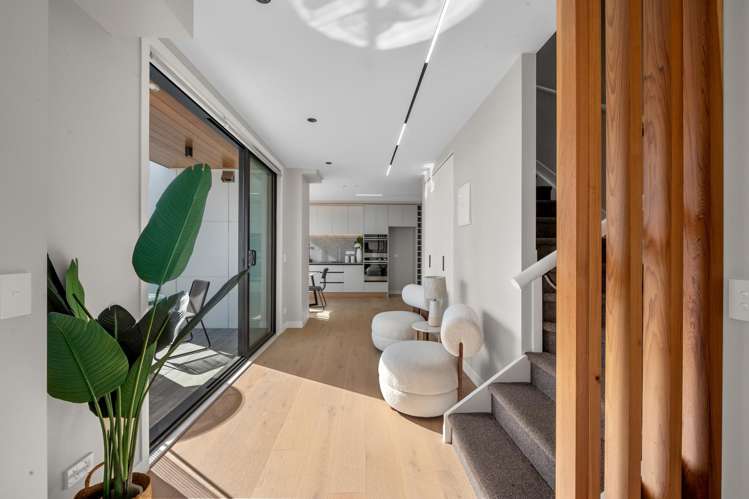 10/12 Burns Avenue_5