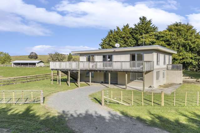 Country Living Near Lake Karapiro