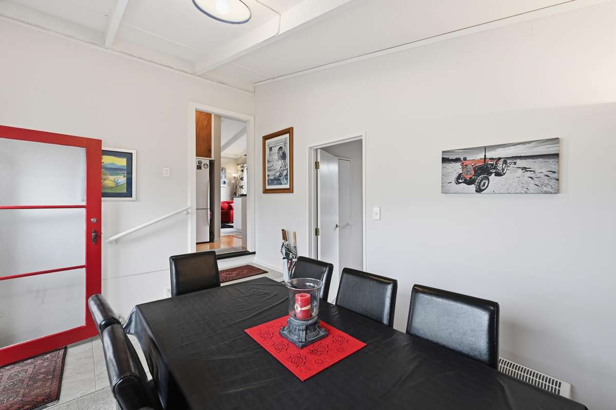 22 Angela Place_2