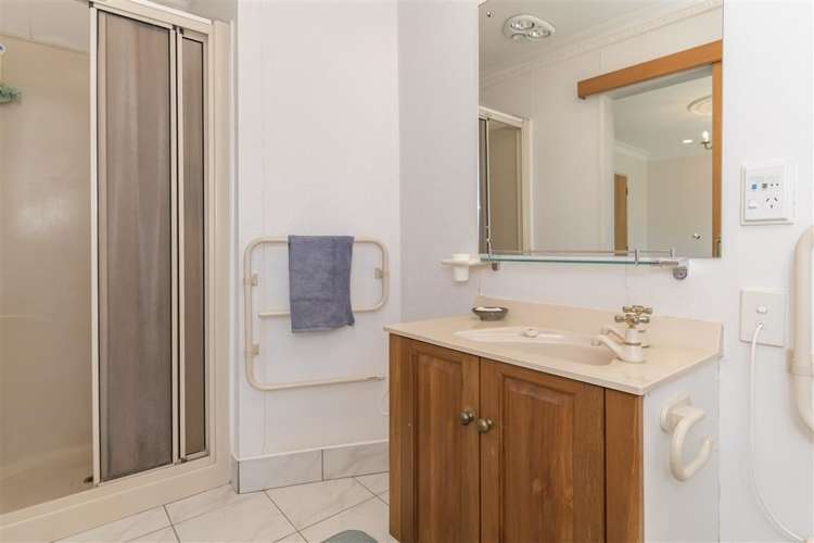 2 Maxine Place Matua_9