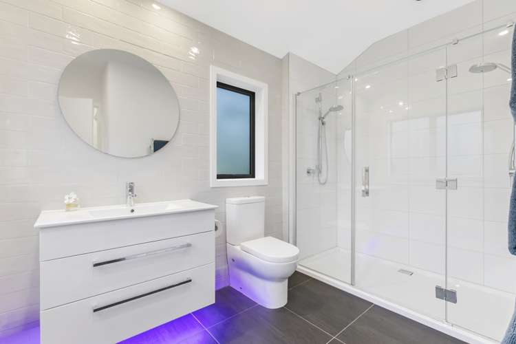 10 Crossland Place Maraetai_13