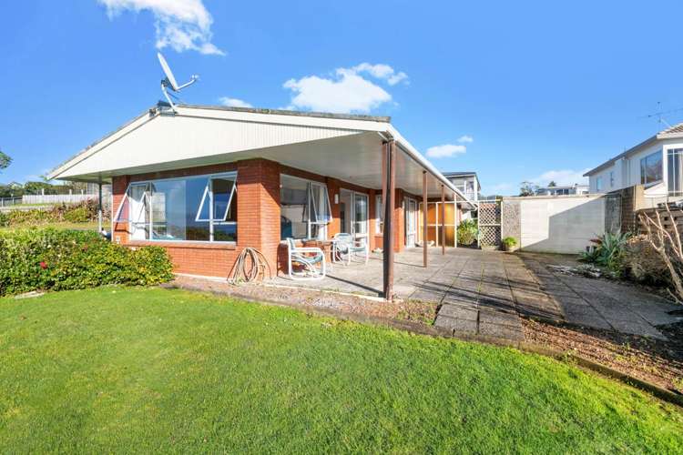 2/1017 Whangaparaoa Road Tindalls Beach_8