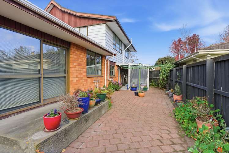 2/1 Karnak Crescent Avonhead_25