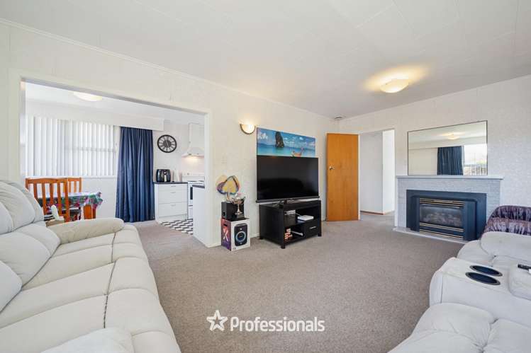 15 Wetherby Grove Wainuiomata_9