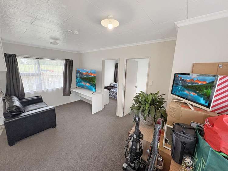 15a Hewitts Road 10926_1