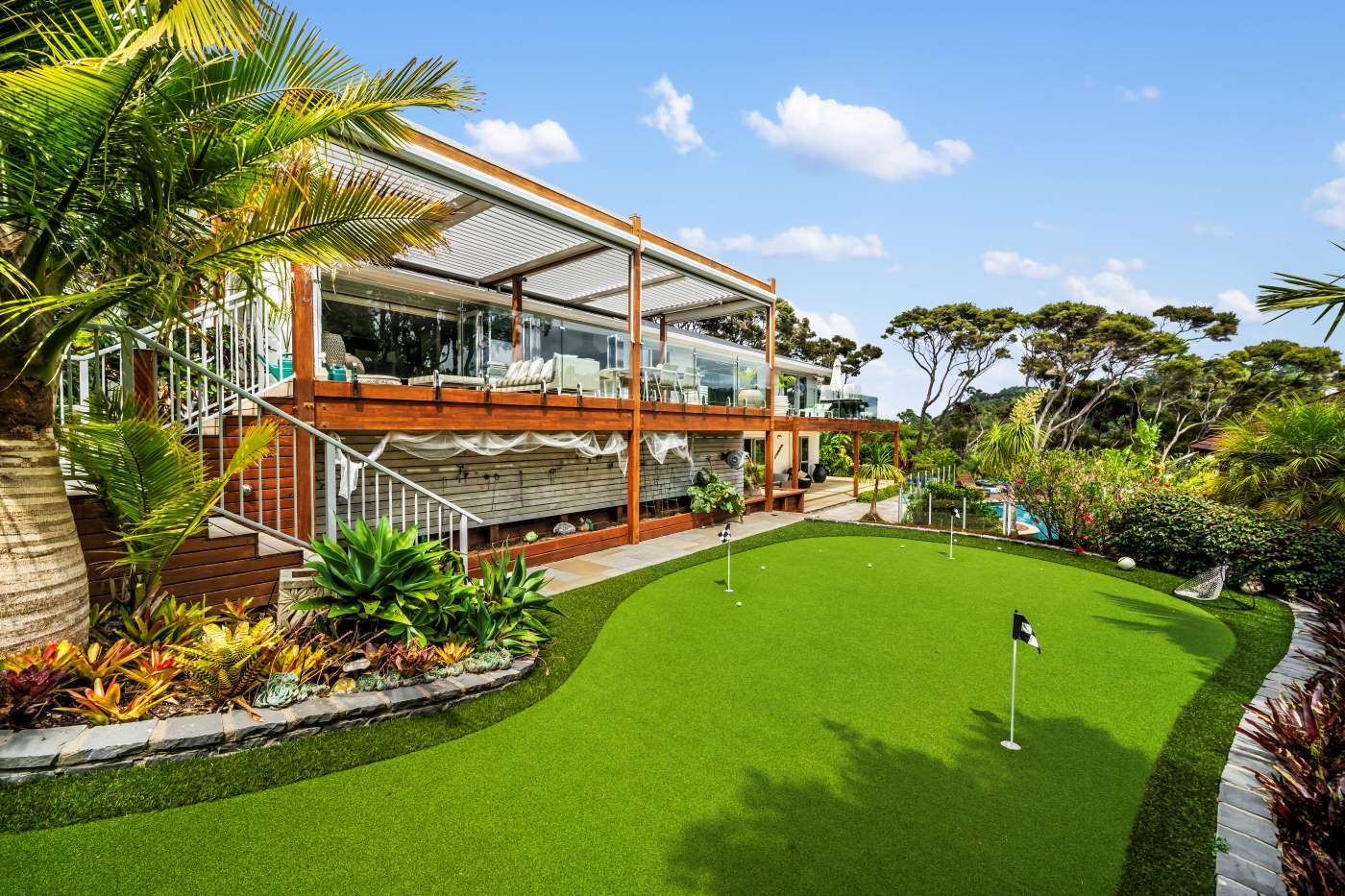 14 Oscar Road in Greenhithe, North Shore