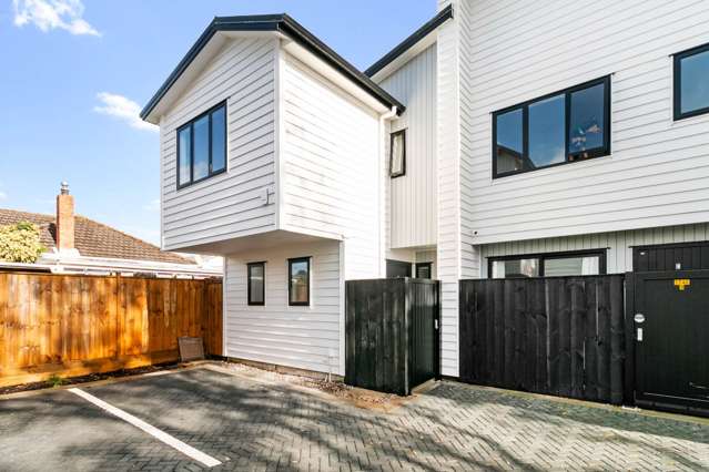 Experience Effortless Modern Living – Your Dre...