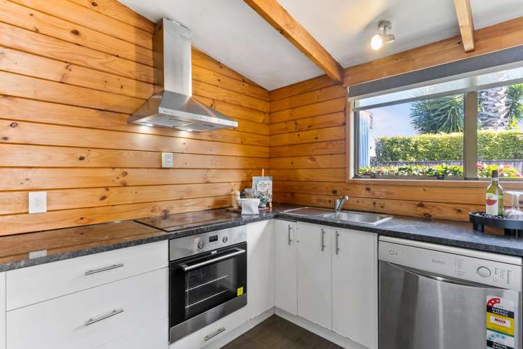 7 Balmore Place Wattle Downs_2