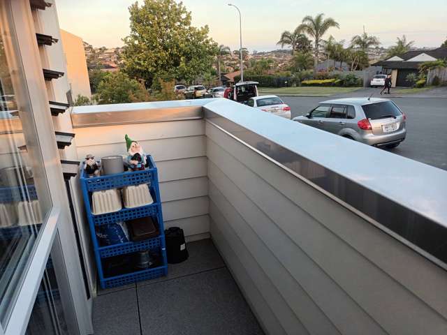 E14/71 Spencer Road Oteha_4