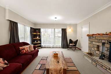 121 Comries Road_3