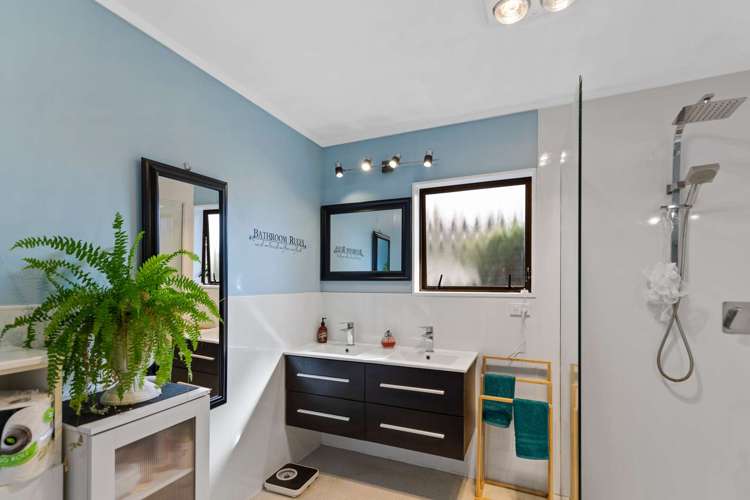 63 Geraldine Crescent Cloverlea_11