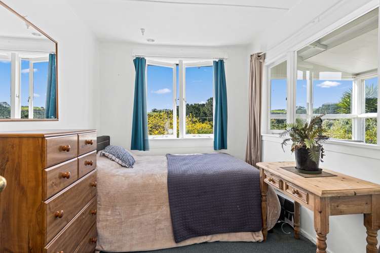 4 Seatoun Avenue Leigh_5