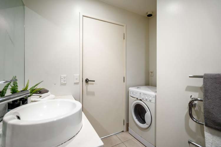 211/2 Dockside Lane Auckland Central_12