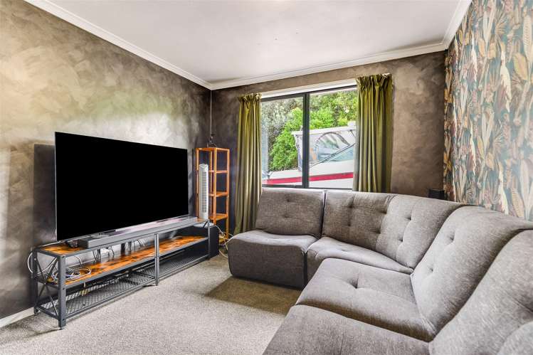 6 Cemetery Road Waiuku_13