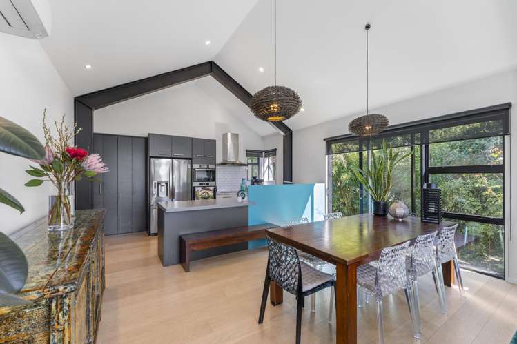 8 Merlincote Crescent Governors Bay_4