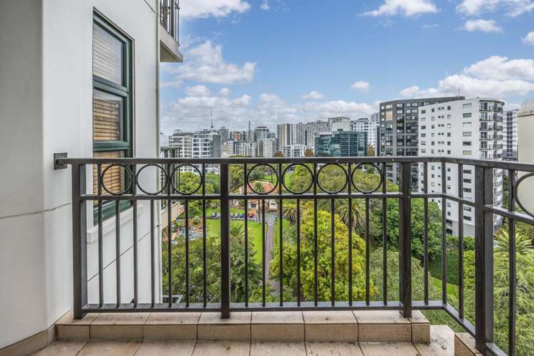 7p/100 Greys Avenue Auckland Central_6