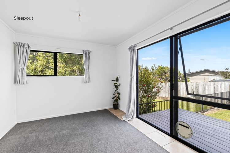 29 Amorino Drive Red Beach_21