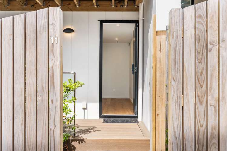 11/32 Karori Crescent_1