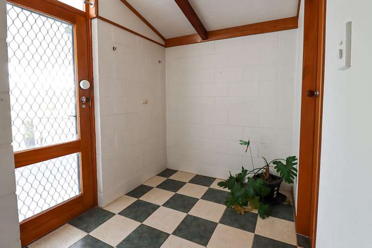 37 Guy Street Dannevirke_24