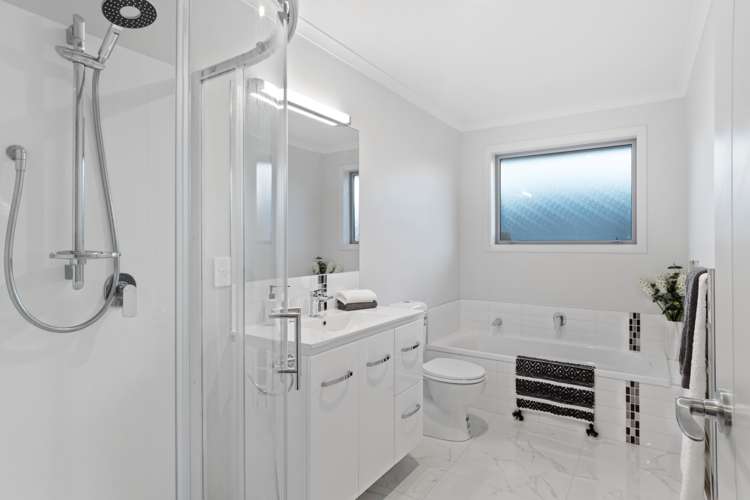 10 Kahuparere Crescent Pyes Pa_17