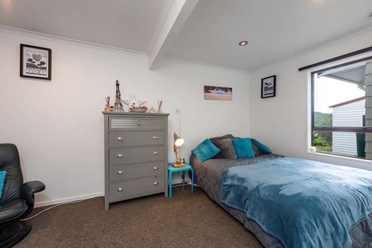 54 Woodhouse Avenue Karori_13