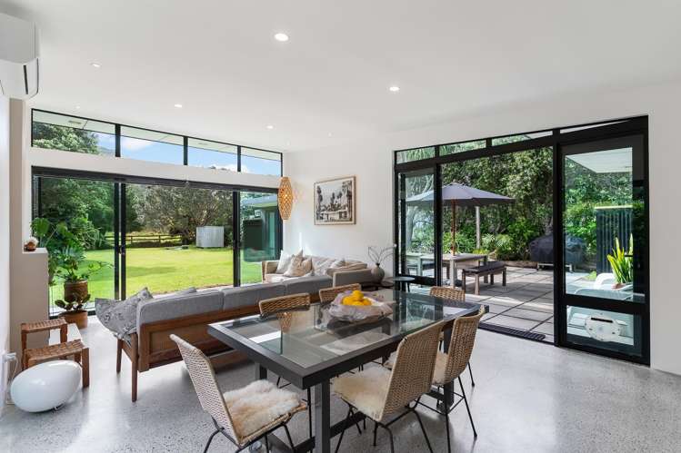 8 Erangi Place Bethells Beach_4