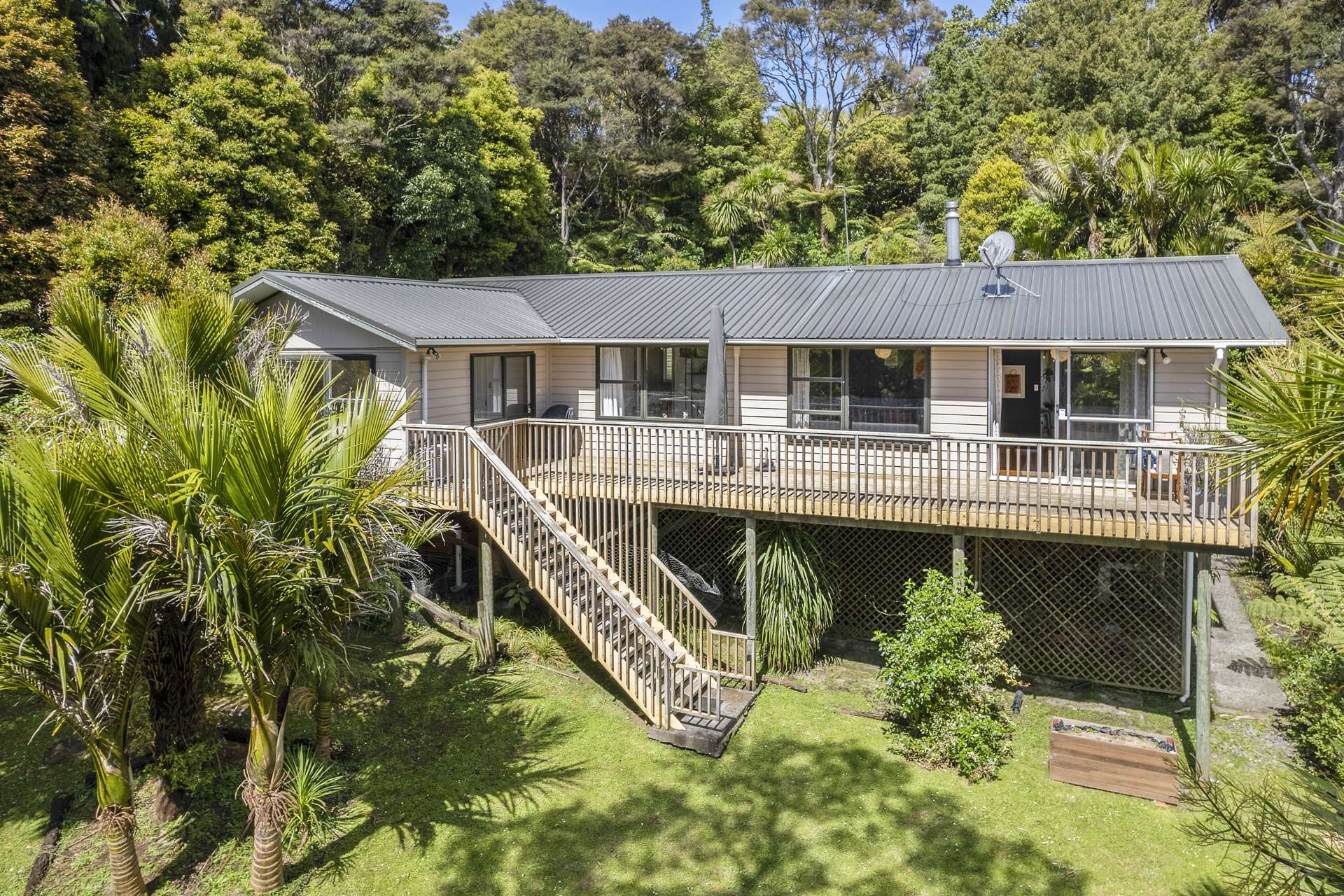 151 Scenic Drive Titirangi_0