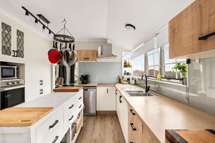 187 Sapphire Drive Hairini_3