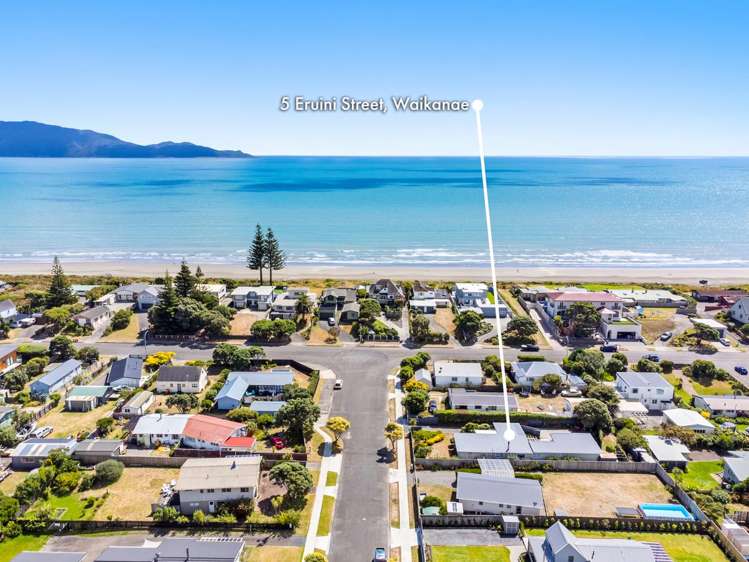 5 Eruini Street Waikanae Beach_12
