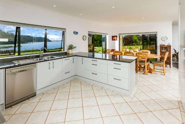 b7b14d29a2a8f1efe21537e1a8f4e73cLR